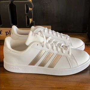 Adidas Sneakers size 8 1/2